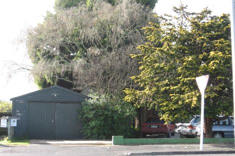 Photo of property in 2 Old Farm Road, Hamilton East, Hamilton, 3216
