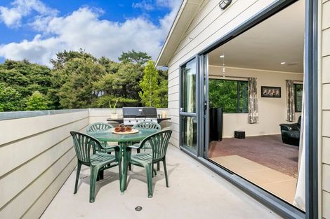Photo of property in 2/32 Glendhu Road, Bayview, Auckland, 0629