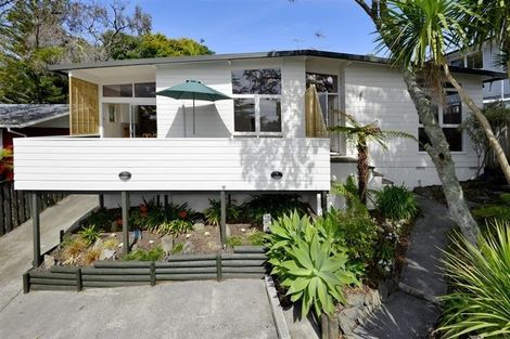 Photo of property in 12 Nor'east Drive, Northcross, Auckland, 0632