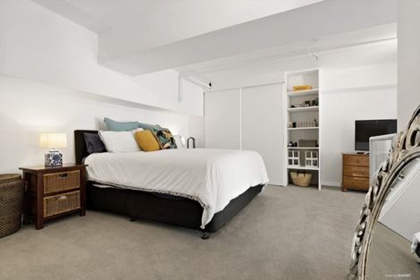 Photo of property in Stadium Garden Flats, 106/107 Thorndon Quay, Pipitea, Wellington, 6011