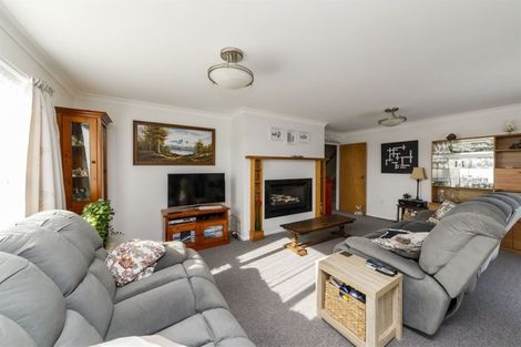 Photo of property in 11 Leander Place, Milson, Palmerston North, 4414