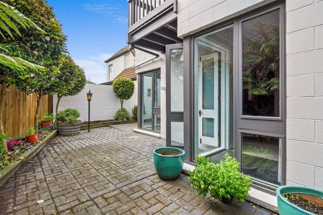 Photo of property in 1 Farnham Place, Ilam, Christchurch, 8041