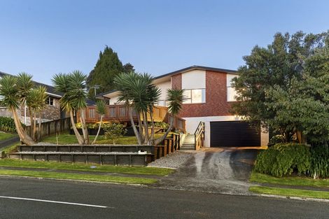 Photo of property in 100 Heta Road, Highlands Park, New Plymouth, 4312