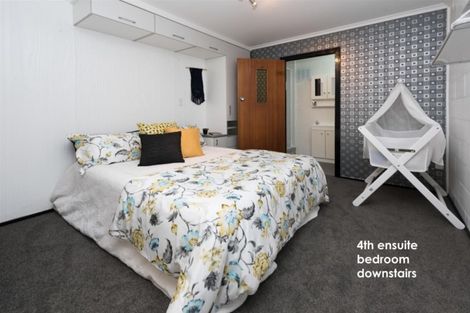 Photo of property in 4a Rodney Street, Howick, Auckland, 2014