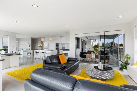 Photo of property in 32 Manhattan Rise, Orewa, 0931