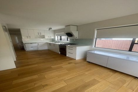 Photo of property in 4 Coubray Place, Botany Downs, Auckland, 2010