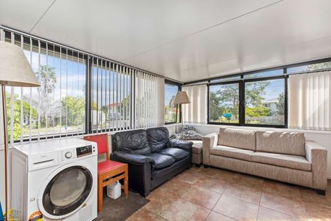 Photo of property in 48 Beach Road, Te Atatu Peninsula, Auckland, 0610