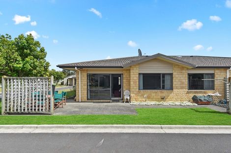 Photo of property in Bramley Gardens, 27/3 Turnbury Court, Rototuna, Hamilton, 3210