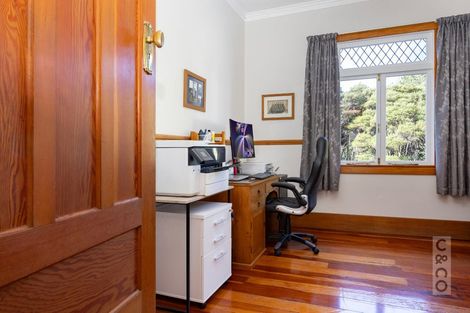 Photo of property in 10 Kaipara View Road, Helensville, 0875