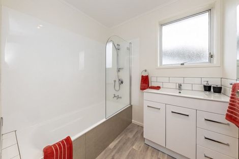 Photo of property in 22 Killington Crescent, Mangere, Auckland, 2022