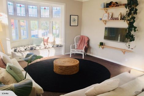 Photo of property in 9 Hanlon Crescent, Narrow Neck, Auckland, 0624