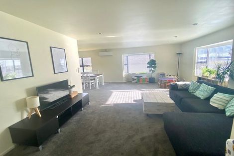 Photo of property in 44 Bluebird Crescent, Unsworth Heights, Auckland, 0632