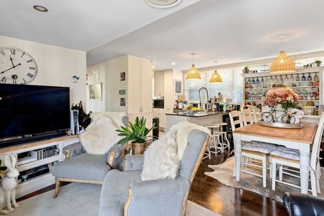 Photo of property in 149 Memorial Avenue, Burnside, Christchurch, 8053