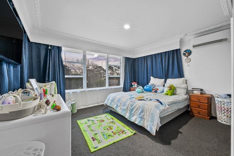 Photo of property in 214a Edmonton Road, Te Atatu South, Auckland, 0610