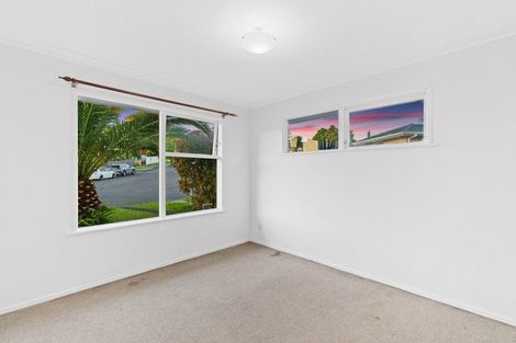 Photo of property in 12 Mchardy Place, Glenfield, Auckland, 0627