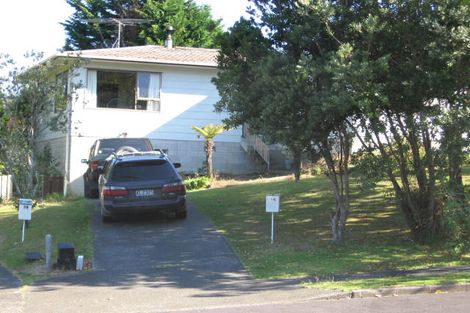 Photo of property in 16 Cottam Grove, Northcross, Auckland, 0632