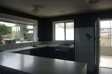 Photo of property in 19 Ilford Place, Awapuni, Palmerston North, 4412
