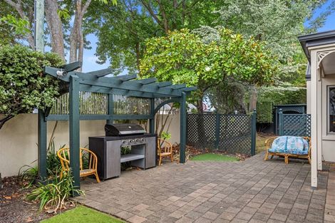 Photo of property in 124 Springfield Road, St Albans, Christchurch, 8014