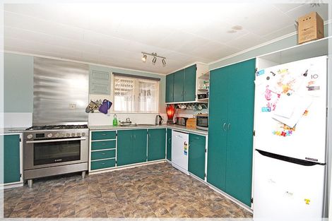Photo of property in 27 Punga Street, Tangimoana, 4822