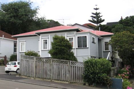 Photo of property in 21 Clyde Street, Island Bay, Wellington, 6023