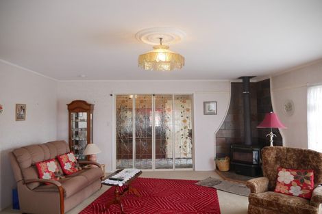 Photo of property in 6 Birdie Place, Red Beach, 0932