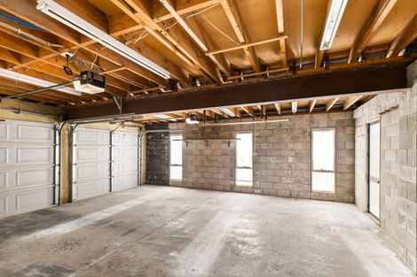 Photo of property in 131 Waimumu Road, Massey, Auckland, 0614