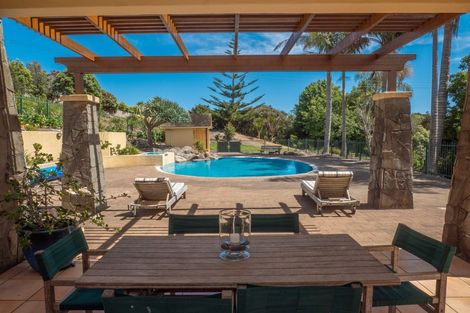 Photo of property in 40 Berghan Road, Coopers Beach, 0420