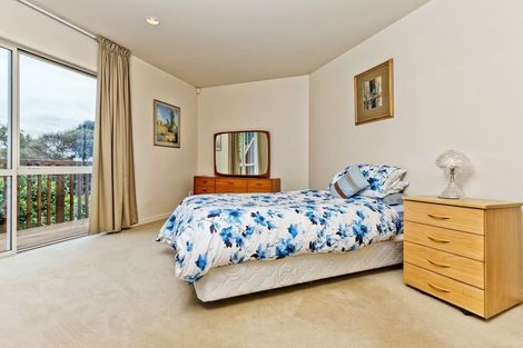 Photo of property in 37 Lorikeet Place, Unsworth Heights, Auckland, 0632