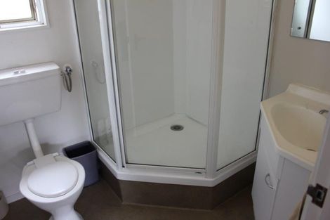 Photo of property in 1/104 Arran Road, Browns Bay, Auckland, 0630