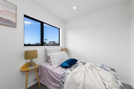 Photo of property in 13d Edgerton Road, Te Atatu Peninsula, Auckland, 0610