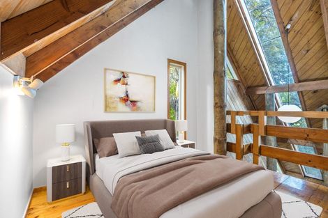 Photo of property in 40 Otitori Bay Road, Titirangi, Auckland, 0604