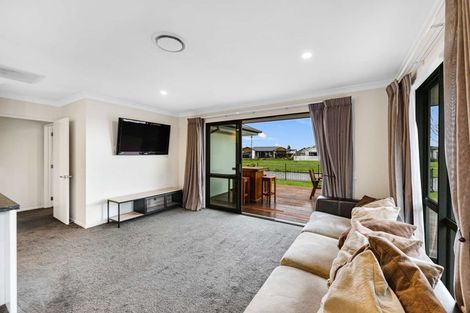 Photo of property in 62 Tiritiri Moana Drive, Pegasus, 7612