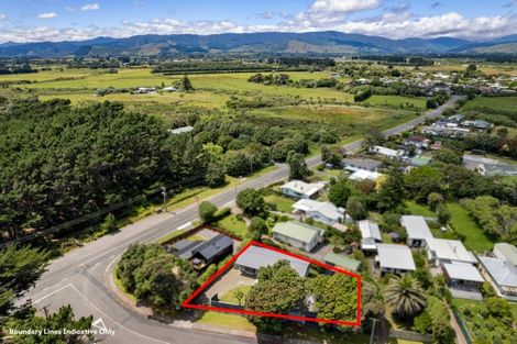 Photo of property in 4 The Avenue, Otaki Beach, Otaki, 5512