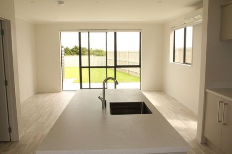 Photo of property in 92 Matairangi Avenue, Totara Heights, Auckland, 2105