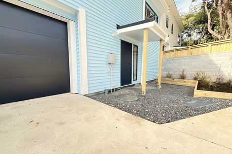 Photo of property in 49 Taylor Terrace, Tawa, Wellington, 5028