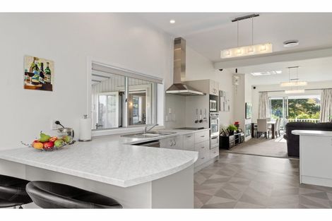 Photo of property in 72 Hermitage Road, Waiuku, 2682