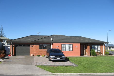 Photo of property in 1 Derryveagh Lane, Weymouth, Auckland, 2103