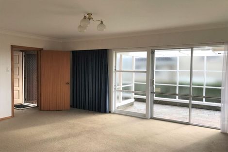 Photo of property in 9 Montana Place, Merrilands, New Plymouth, 4312