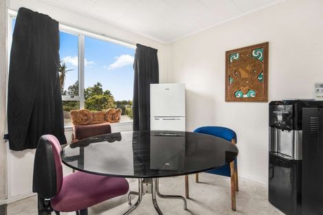 Photo of property in 21 Ngatira Place, Clendon Park, Auckland, 2103