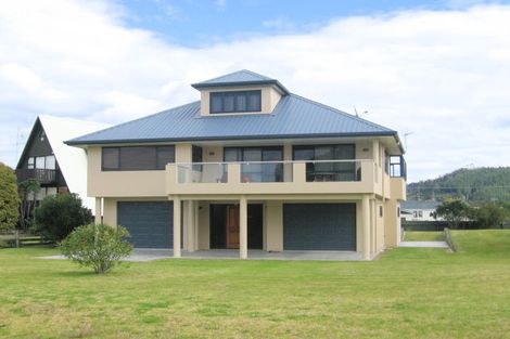 Photo of property in 207 Beverley Terrace, Whangamata, 3620