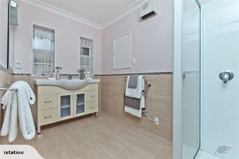 Photo of property in 2/5 Fenwick Avenue, Milford, Auckland, 0620