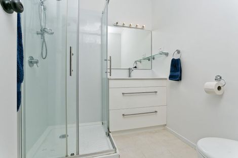 Photo of property in 2/13a Eskdale Road, Birkdale, Auckland, 0626