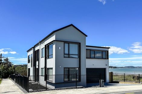Photo of property in 2 Turbine Way, Hobsonville, Auckland, 0616