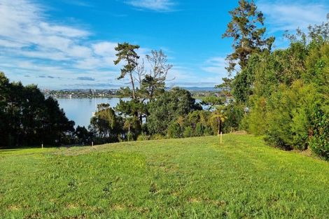 Photo of property in 15a Chatham Avenue, Paremoremo, Auckland, 0632