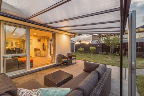 Photo of property in 44 Queenspark Drive, Parklands, Christchurch, 8083