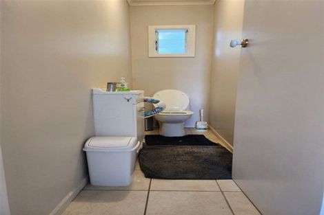 Photo of property in 40a Peach Road, Glenfield, Auckland, 0629