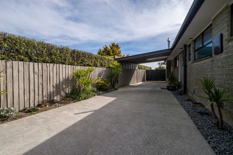 Photo of property in 12 Masham Road, Broomfield, Christchurch, 8042