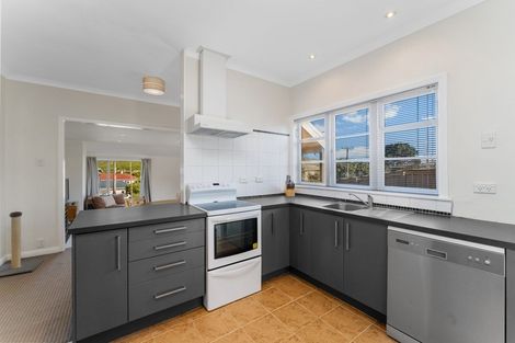 Photo of property in 24 Tremewan Street, Tawa, Wellington, 5028