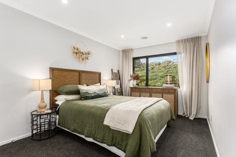 Photo of property in 8 Tararua Close, Aotea, Porirua, 5024