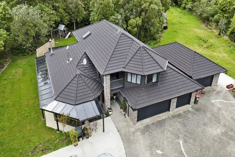 Photo of property in 402 Turitea Road, Turitea, Palmerston North, 4472